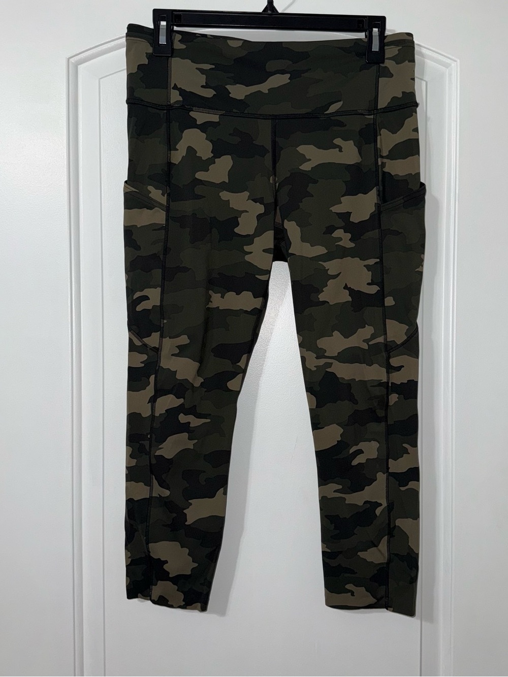 Lululemon Fast Free High Rise Crop Camo Leggings Women’s Size 10 W6BCYS